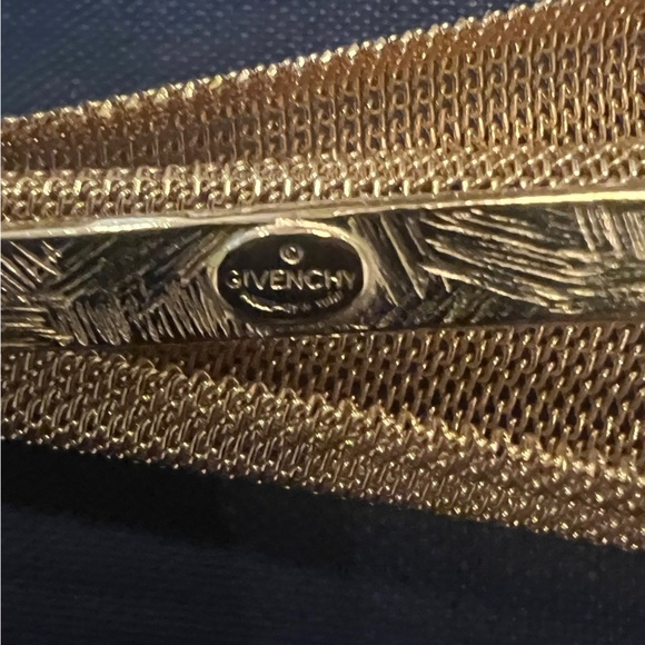 VINTAGE GIVENCHY GOLD MESH DESIGNER RUNWAY BROOCH PIN - Picture 3 of 8